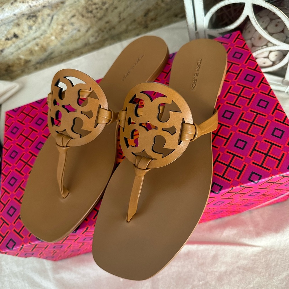 Tory Burch miller sandal sand great condition only few walks - Picture 5 of 7